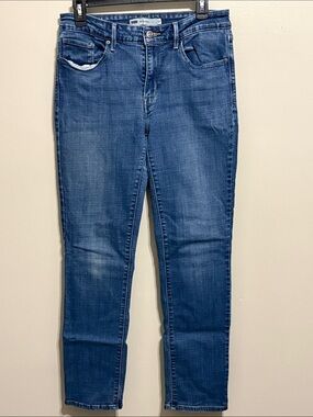 Levi's Women's Skinny Jeans in Medium Blue Wash